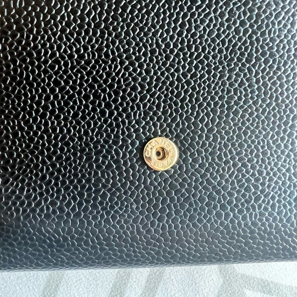 Great condition Chanel bifold snap wallet - Picture 2 of 8